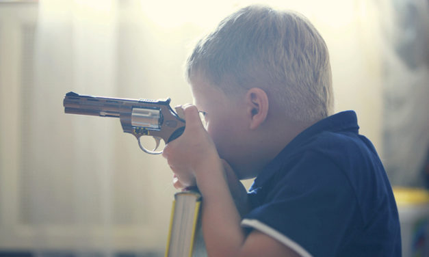 Kad vide oružje na filmu, djeca su zainteresiranija za oružje u stvarnom životu