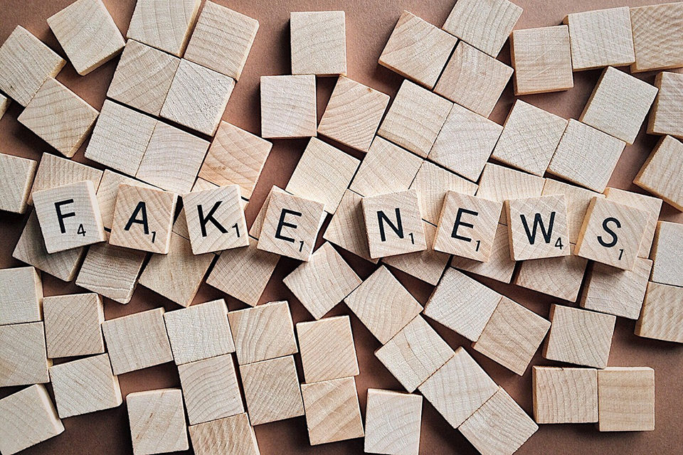 Društvene mreže i tražilice omogućile su globalno širenje lažnih vijesti