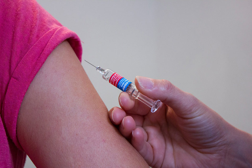 Facebook i Instagram u borbi s dezinformacijama o cijepljenju