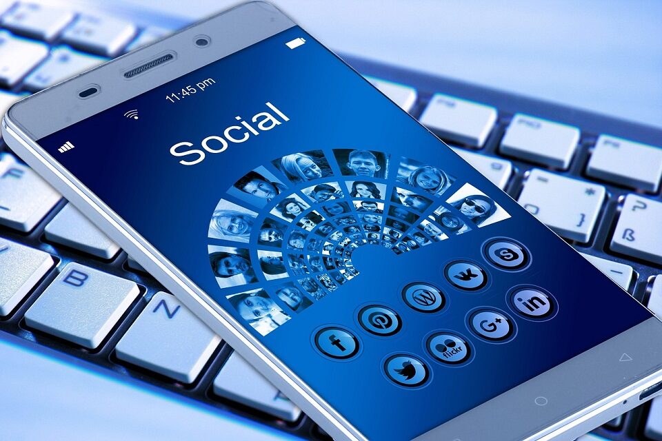 Sve jasniji razlozi za strožu regulaciju društvenih mreža