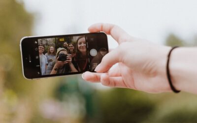 Važnost bliskih odnosa u djetinjstvu i adolescenciji – online i offline