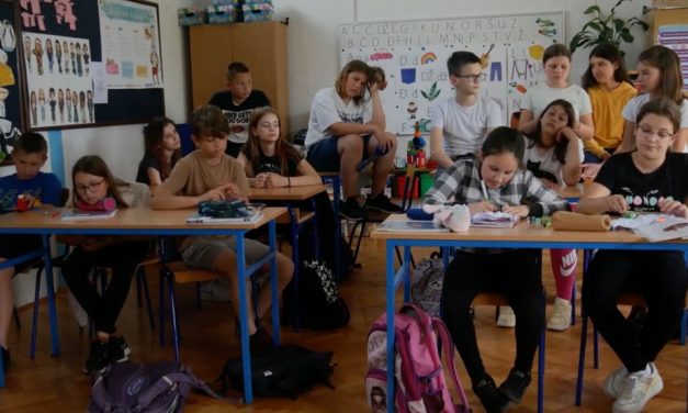 Kad učiteljica ode na tri minute: kratki film i prijedlog radionice o sukobima