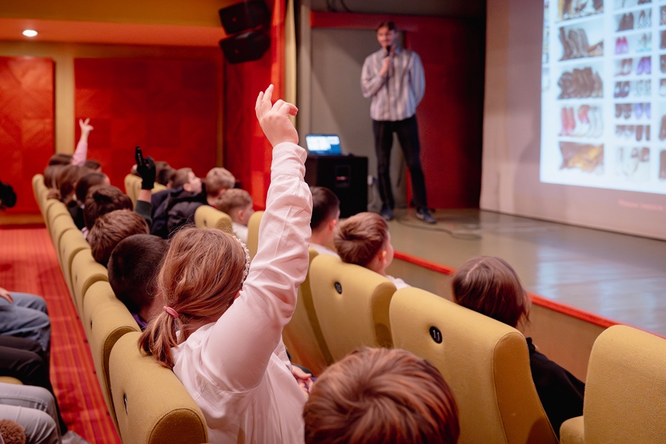 Putujući Sedmi kontinet: nova sezona besplatnih projekcija za osnovne škole