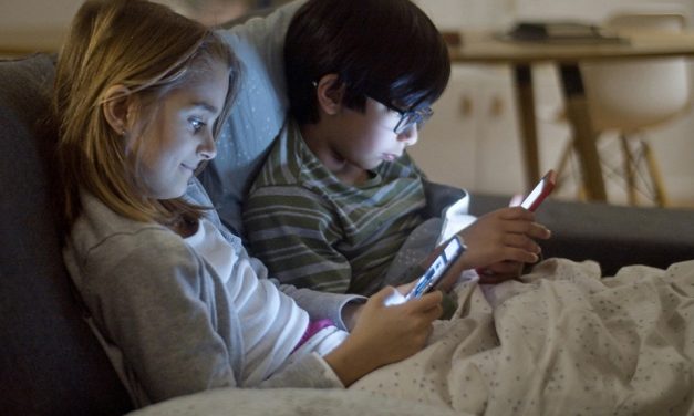 Instagram i Facebook pod istragom zbog djece mlađe od 13 godina