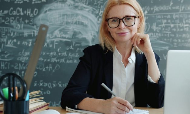 Umjetna inteligencija kao podrška za prilagodbe u nastavi