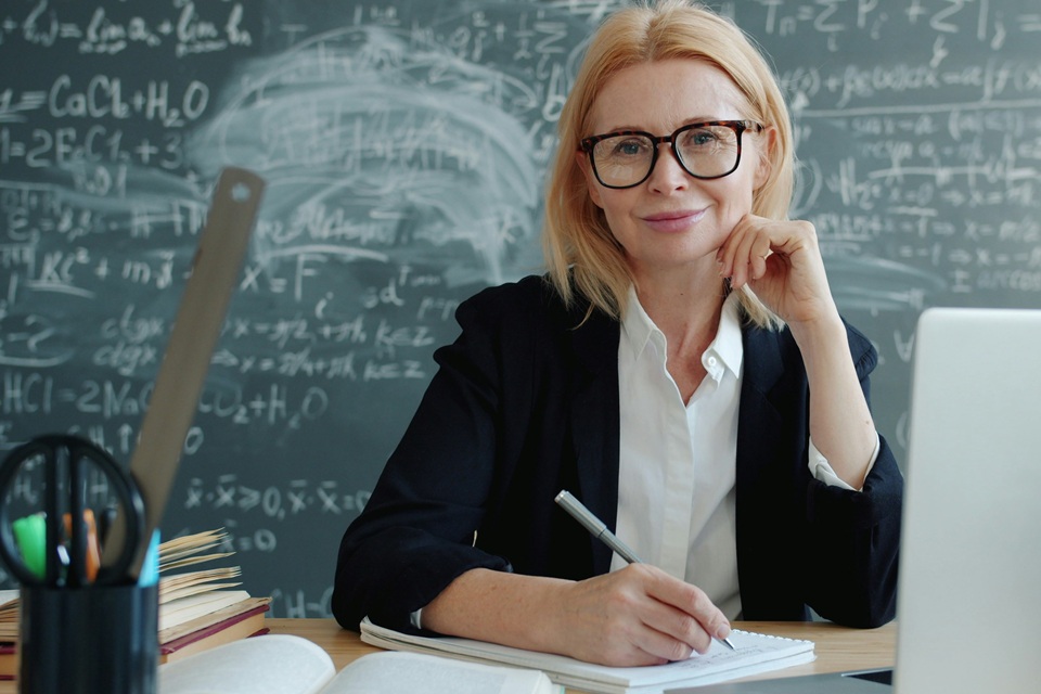 Umjetna inteligencija kao podrška za prilagodbe u nastavi